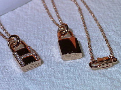[LORA]HM ADVANCED NICHE LOCK HEAD NECKLACE DIAMONDS