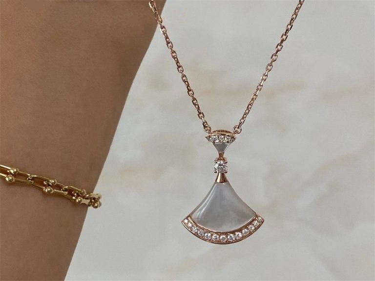 [LORA]DREAM NECKLACE MOP PINK GOLD DIAMOND