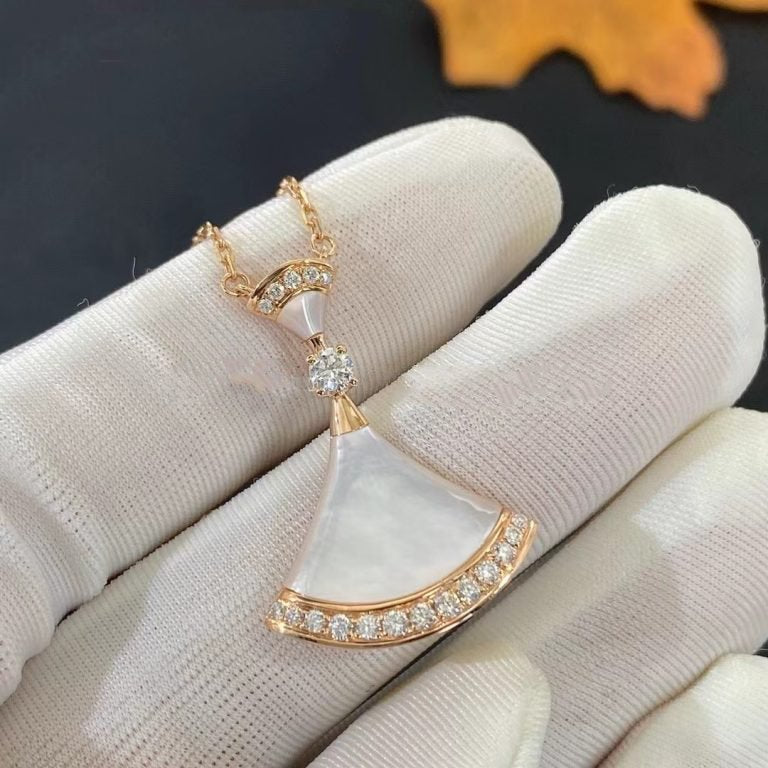 [LORA]DREAM NECKLACE MOP PINK GOLD DIAMOND