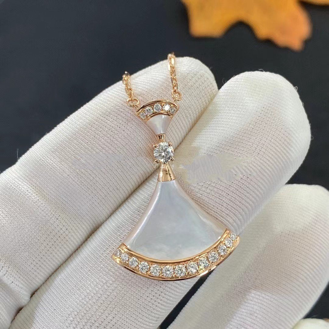 [LORA]DREAM NECKLACE MOP PINK GOLD DIAMOND