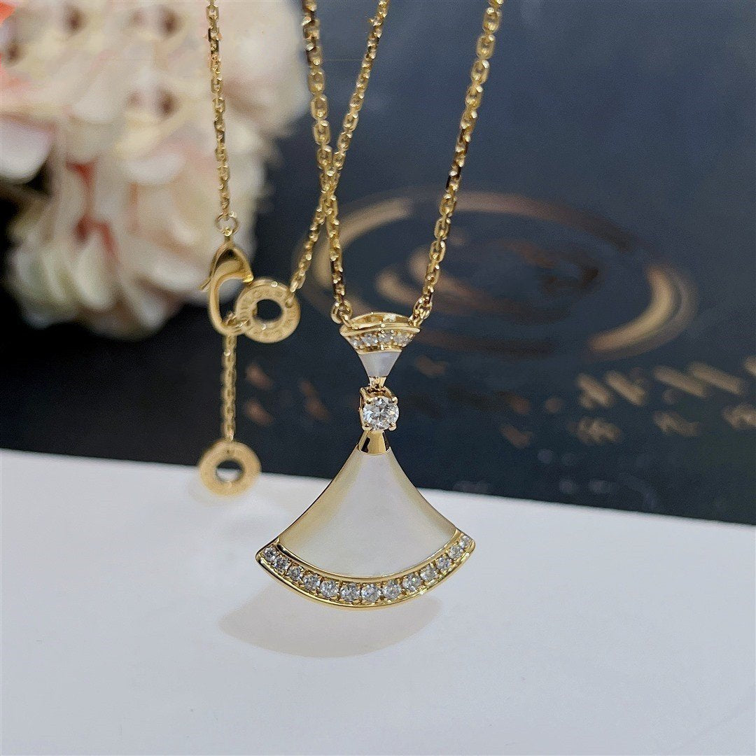 [LORA]DREAM NECKLACE MOP GOLD DIAMOND