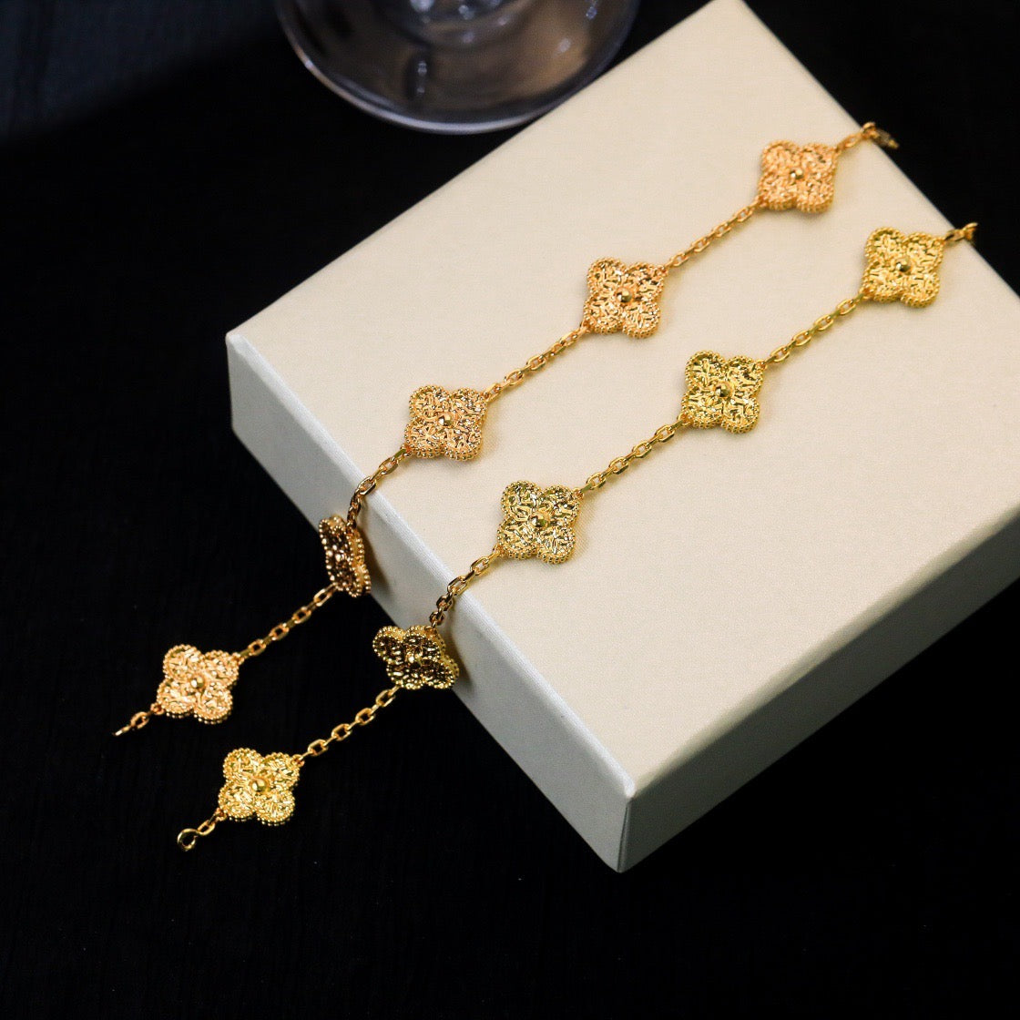 [LORA]CLOVER 5 MOTIFS BRONZING BRACELET