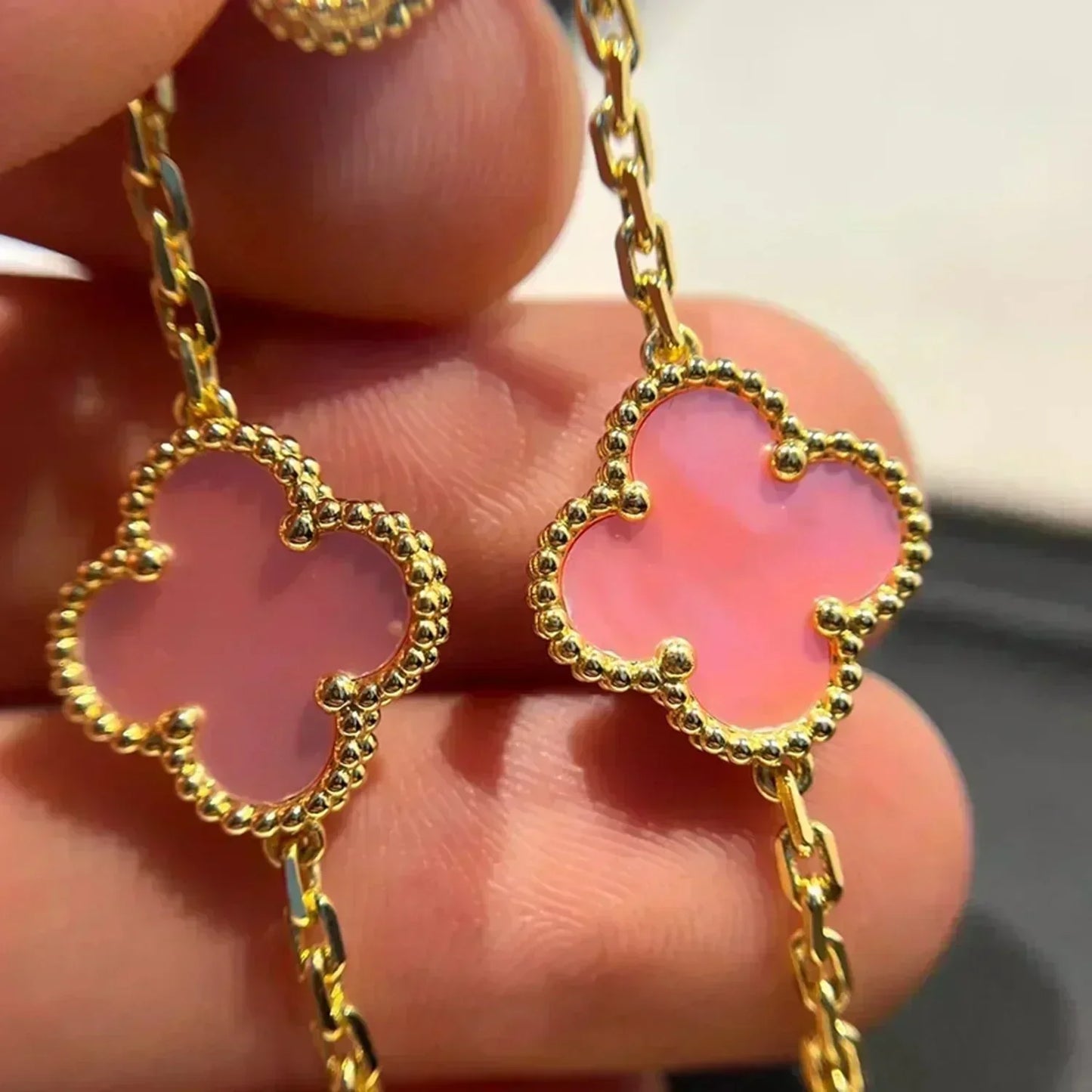 [Lora] CLOVER 5 MOTIFS  PINK MOP BRACELET COLLECTION