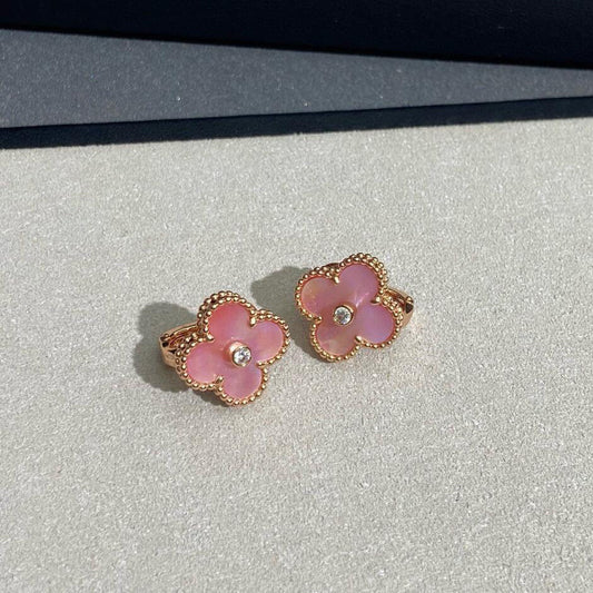 [LORA]CLOVER MEDIUM 1 DIAMOND PINK EARRINGS