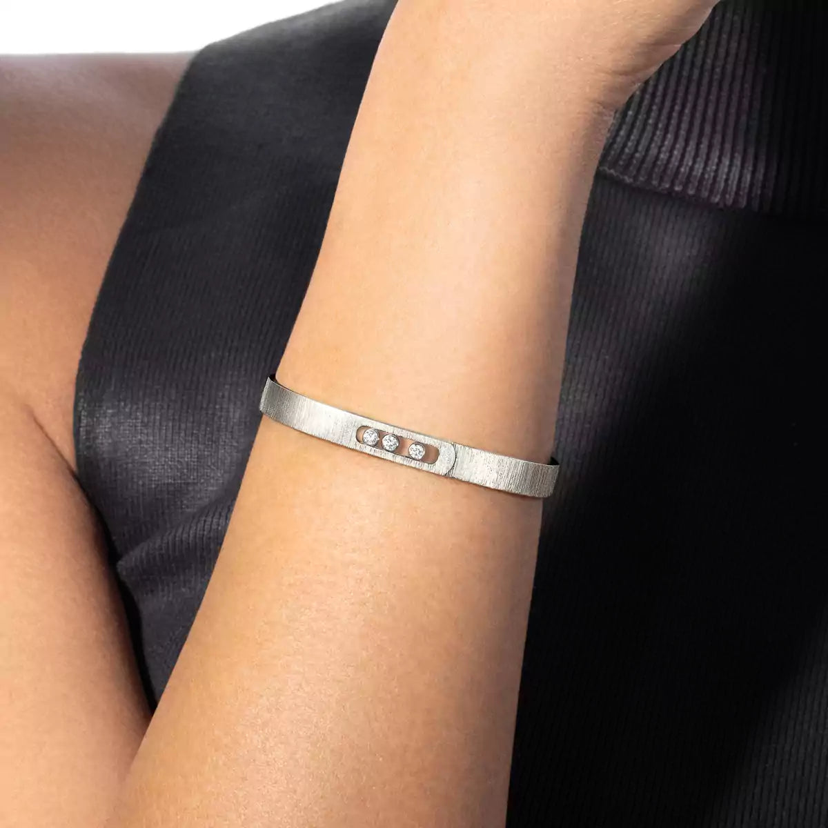 [LORA] Move Noa Ciselé bangle