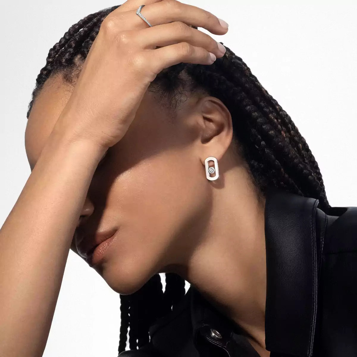 [LORA] So Move Diamond Earrings in Yellow Gold
