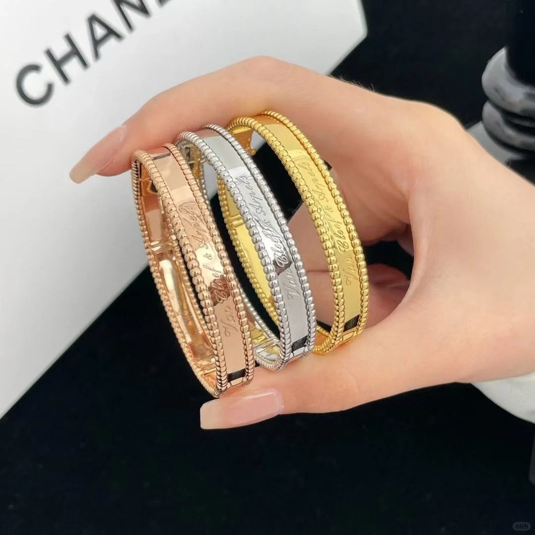 [Lora]CLOVER PERLEE BRACELET SIGNATURE ENGRAVING SERIES