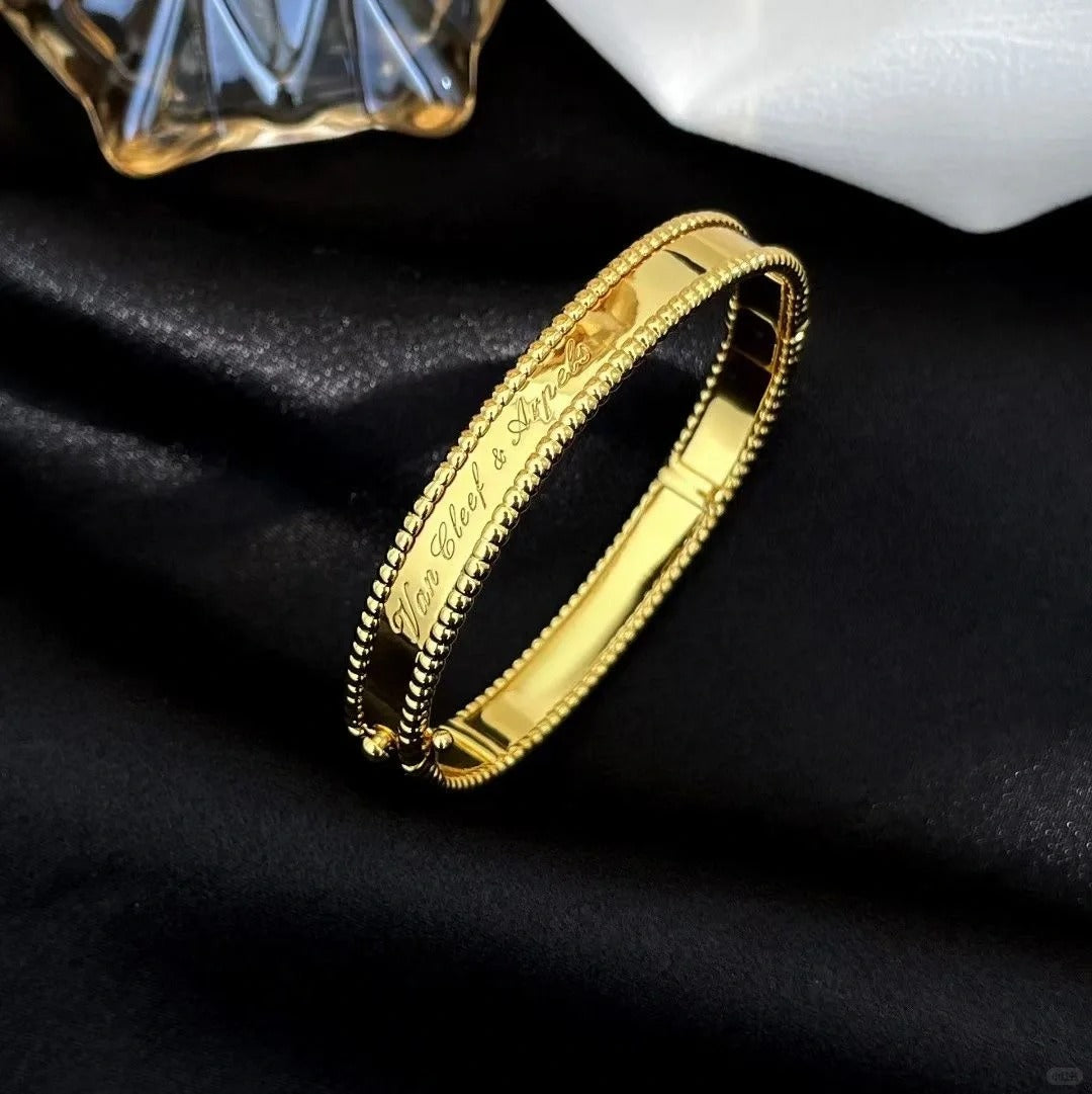 [Lora]CLOVER PERLEE BRACELET SIGNATURE ENGRAVING SERIES