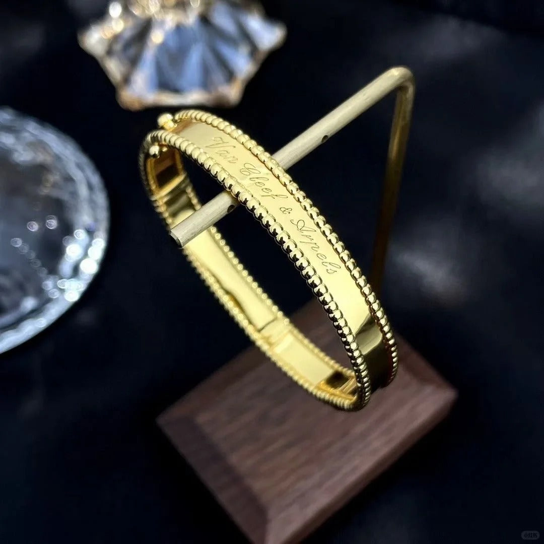 [Lora]CLOVER PERLEE BRACELET SIGNATURE ENGRAVING SERIES