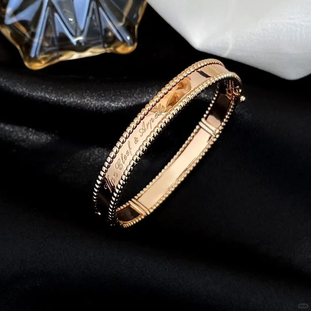 [Lora]CLOVER PERLEE BRACELET SIGNATURE ENGRAVING SERIES