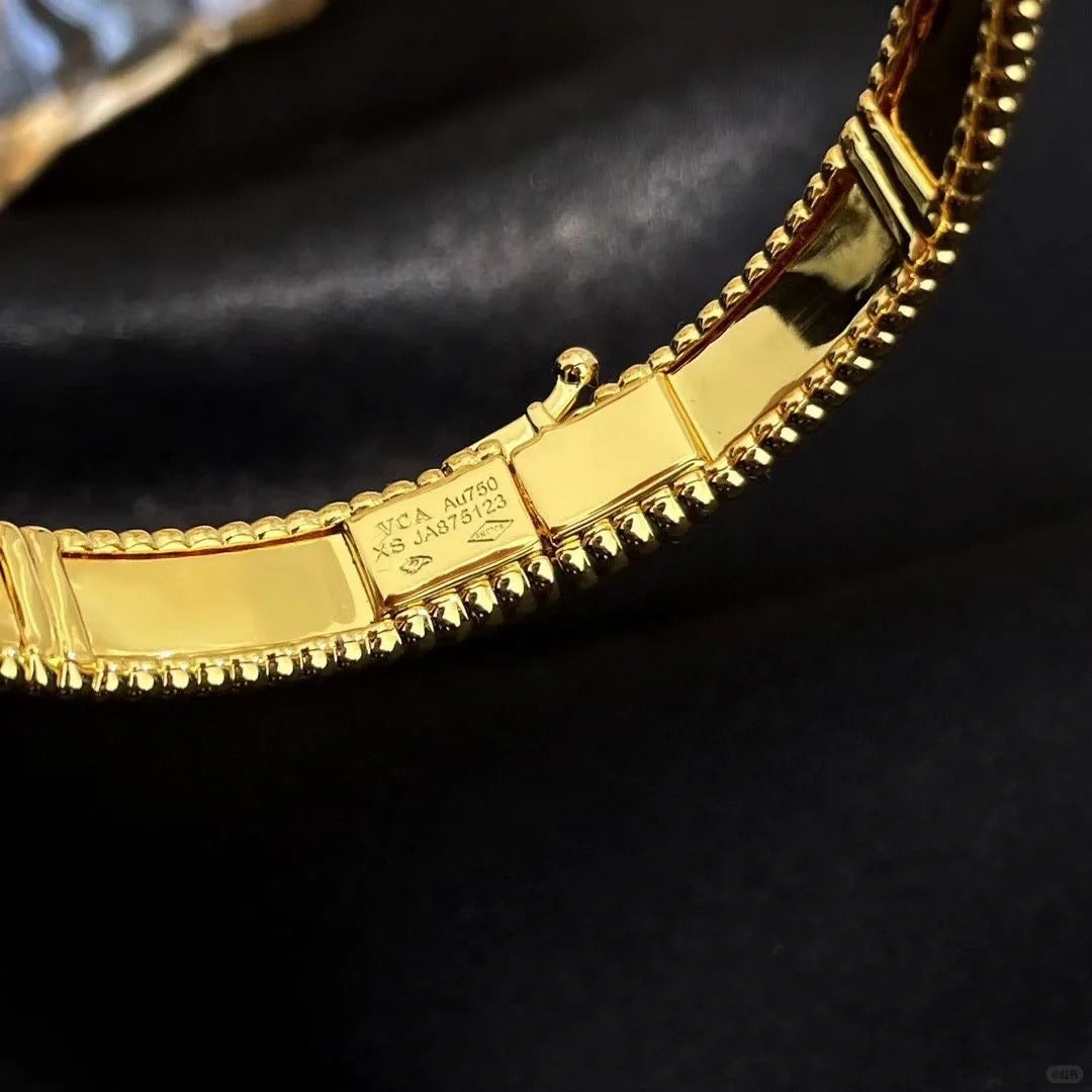 [Lora]CLOVER PERLEE BRACELET SIGNATURE ENGRAVING SERIES