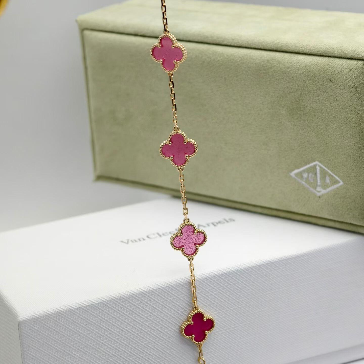 [Lora]NEW CLOVER 5 MOTIFS PINK ENAMEL BRACELET