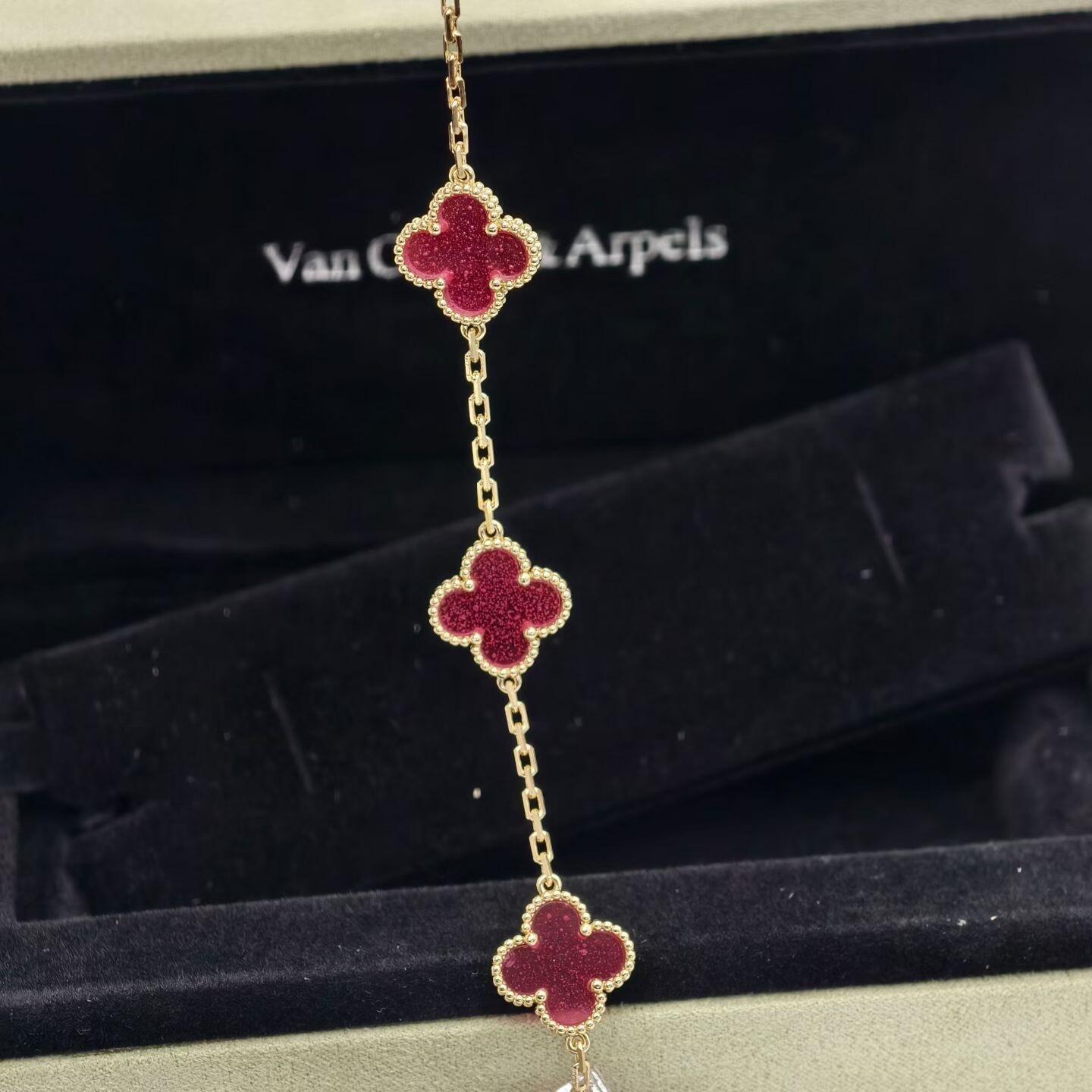 [Lora]NEW CLOVER 5 MOTIFS PINK ENAMEL BRACELET