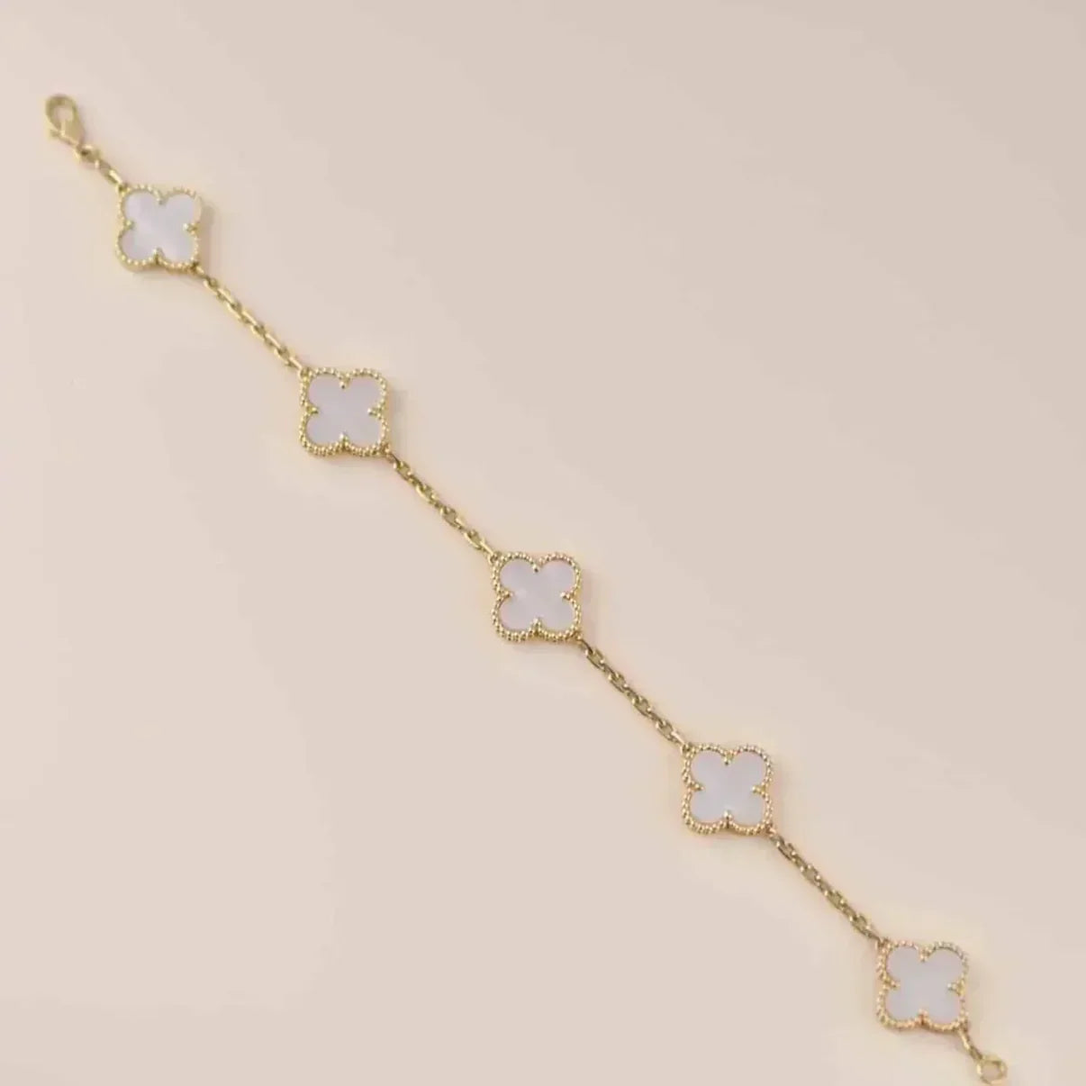 [Lora]CLOVER WHITE PEARL MOP 5 MOTIF BRACELET COLLECTION