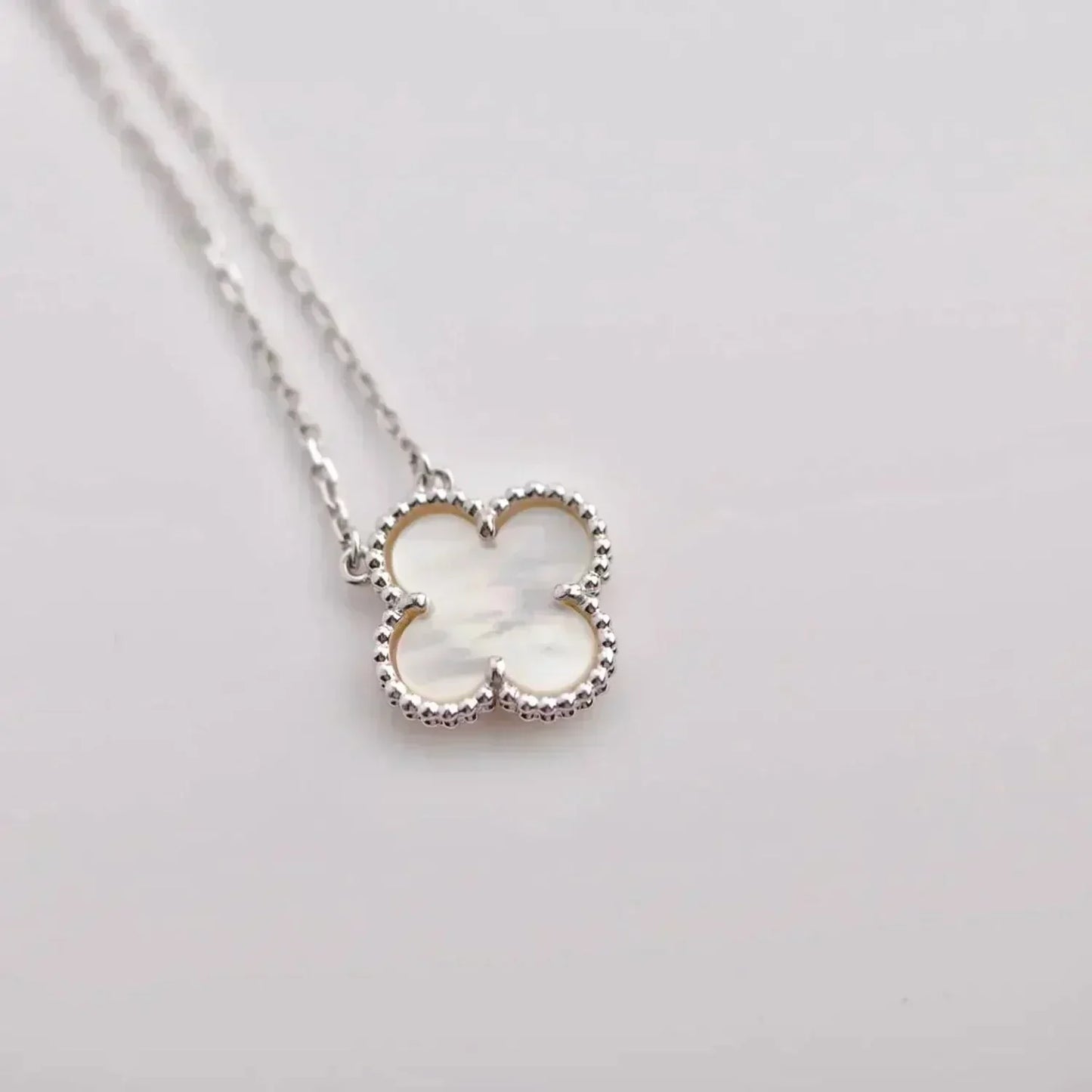 [LORA]CLOVER  15MM WHITE MOTHER-OF-PEARL SILVER