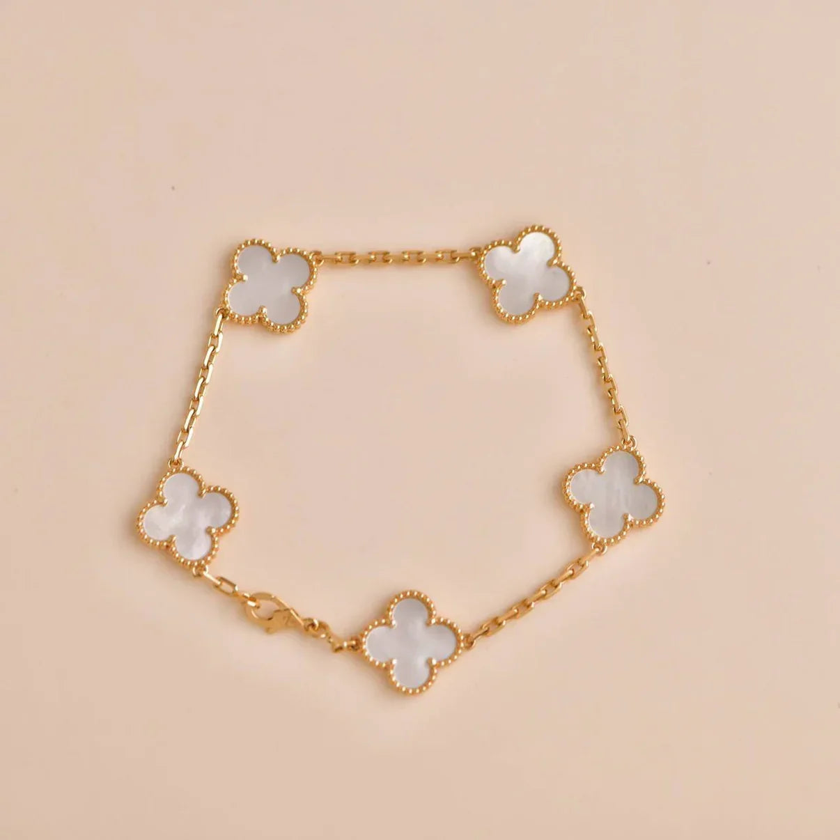 [Lora]CLOVER WHITE PEARL MOP 5 MOTIF BRACELET COLLECTION