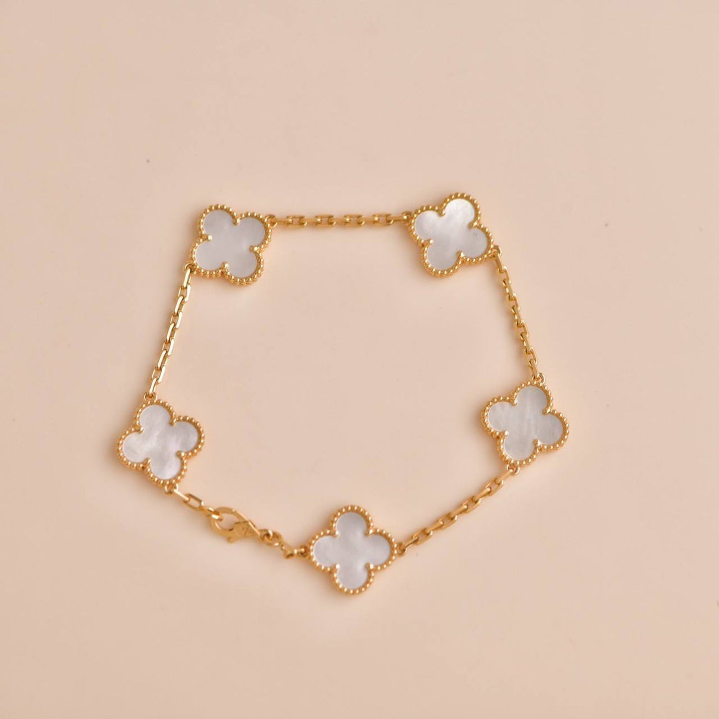 [LORA]CLOVER  5 MOTIF WHITE MOP BRACELET