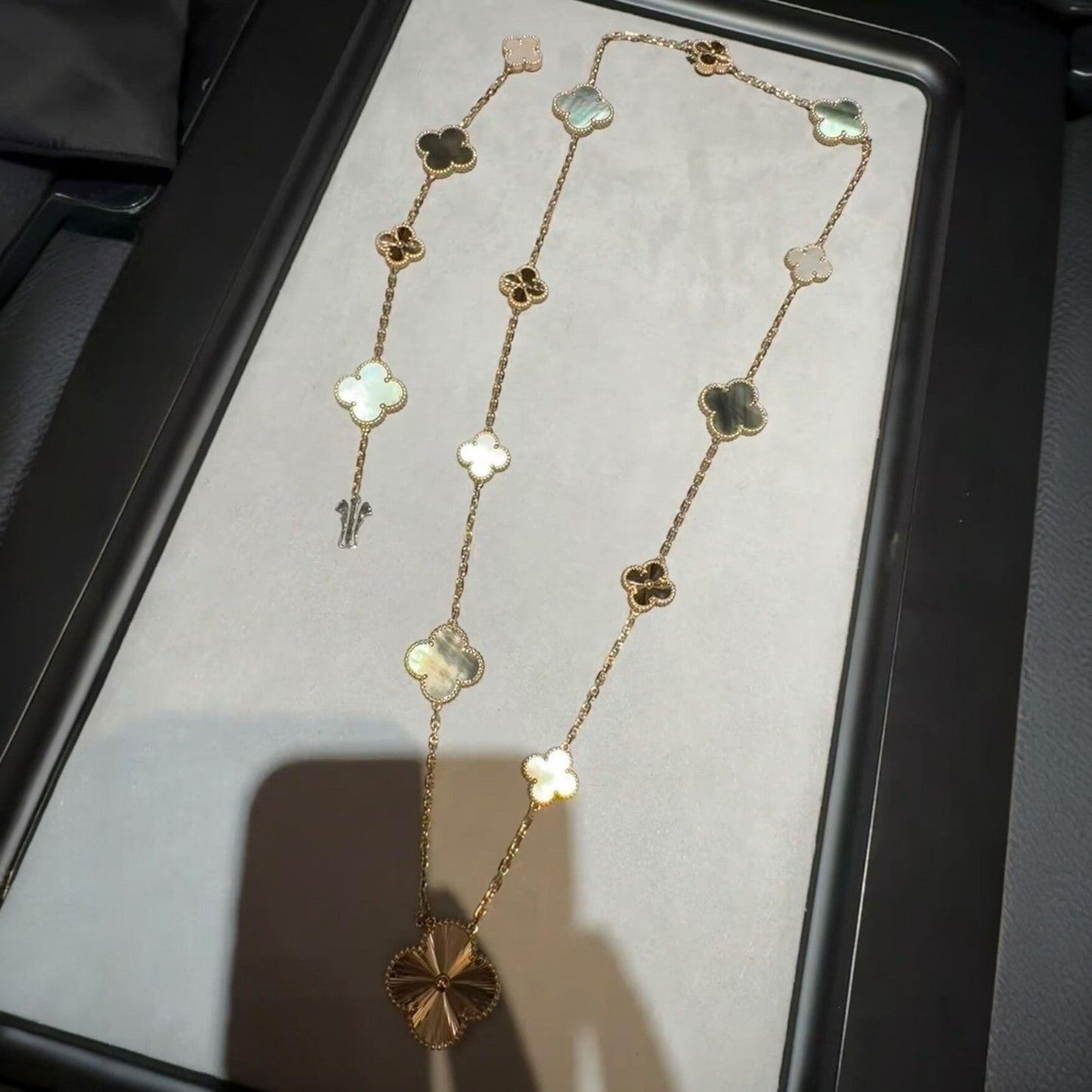 [Lora]DETACHABLE CLOVER 15(11+4) FLOWER ROSE GOLD NECKLACE SET