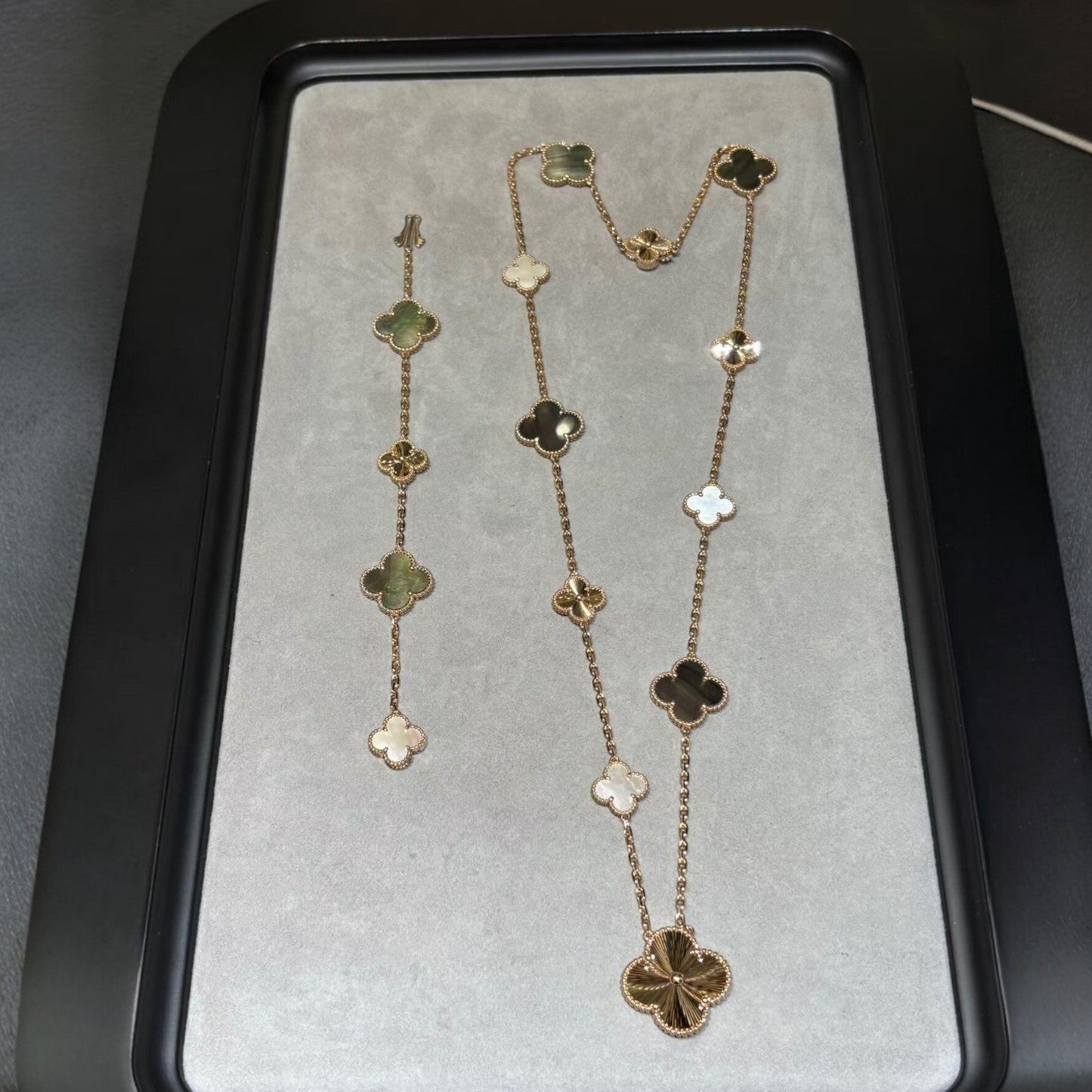 [Lora]DETACHABLE CLOVER 15(11+4) FLOWER ROSE GOLD NECKLACE SET