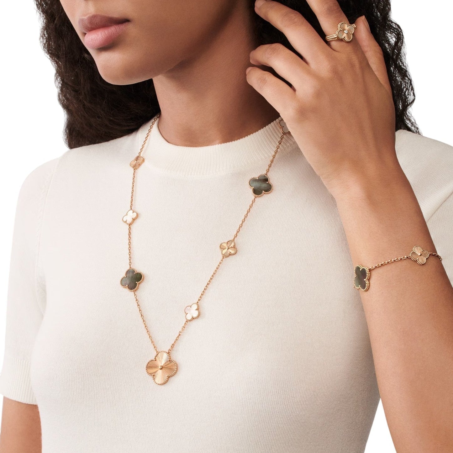 [Lora]DETACHABLE CLOVER 15(11+4) FLOWER ROSE GOLD NECKLACE SET