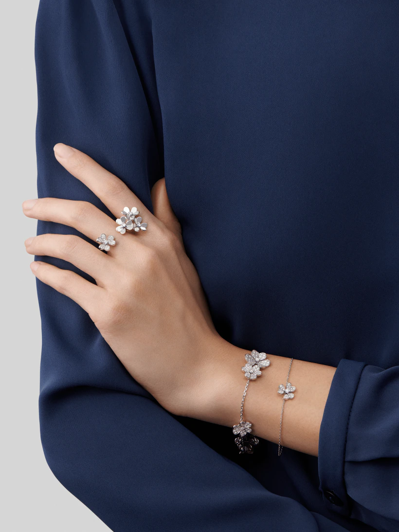[Lora]FRIVOLE SILVER FLOWER DIAMOND BRACELET