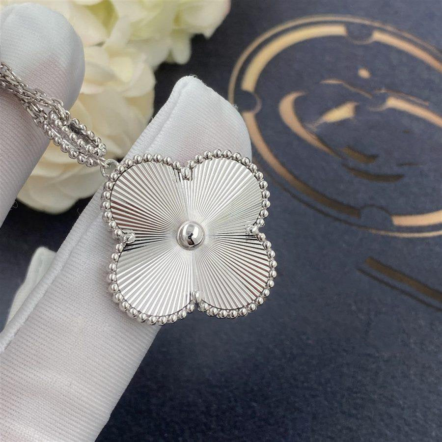 [Lora]CLOVER 25MM SILVER BIG CLOVER NECKLACE