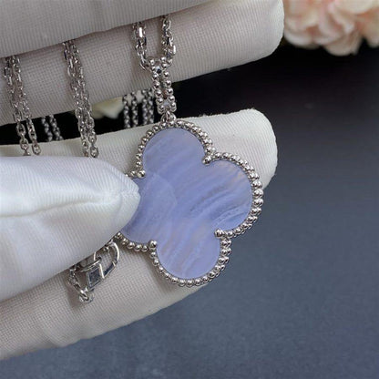 [LORA]CLOVER SILVER CHALCEDONY BIG CLOVER NECKLACE