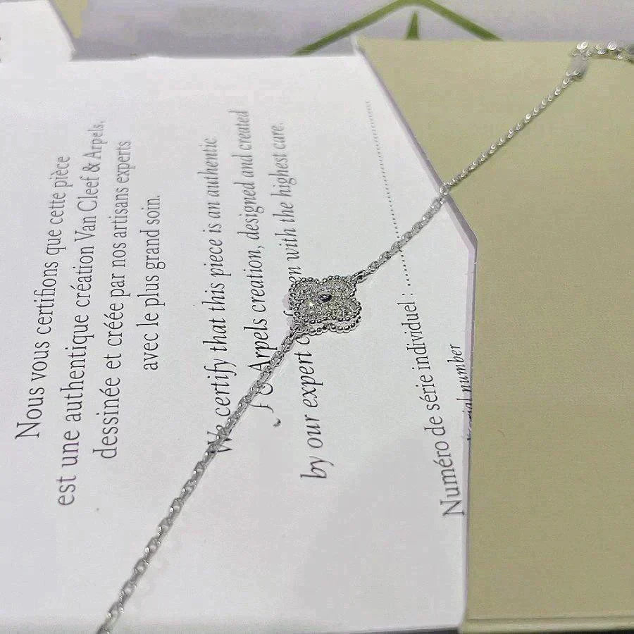 [LORA]CLOVER  SINGLE FLOWER BRACELET SILVER