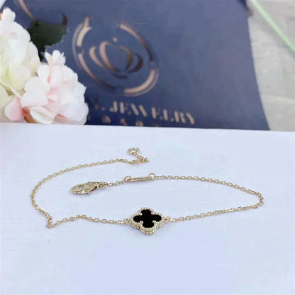 [LORA]CLOVER ONYX SINGLE FLOWER BRACELET