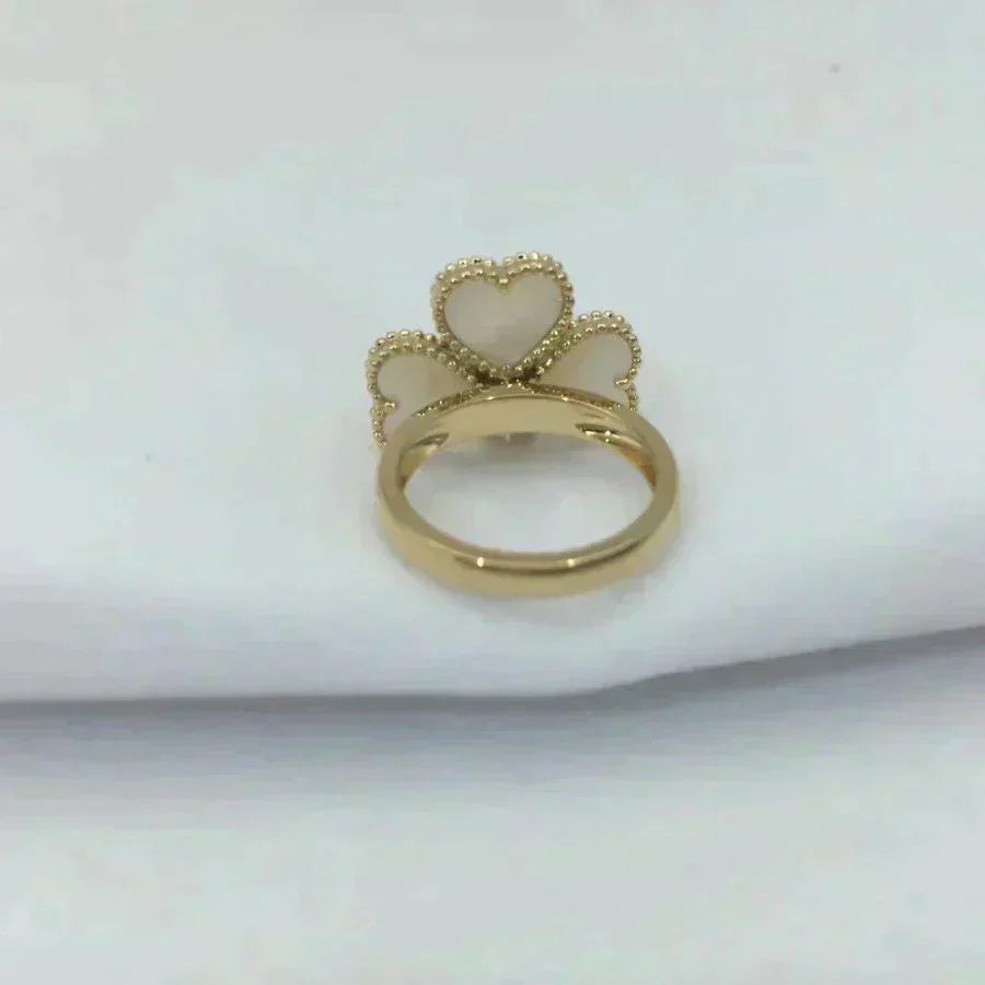 [Lora]SWEET CLOVER WHITE MOP RING