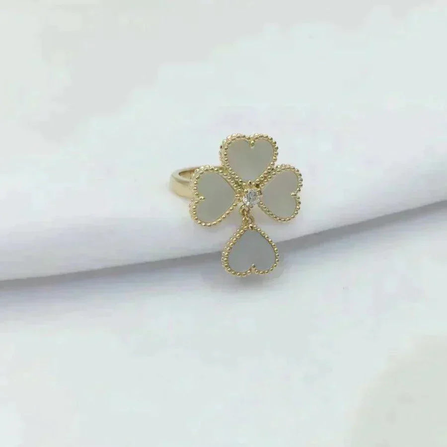 [Lora]SWEET CLOVER WHITE MOP RING