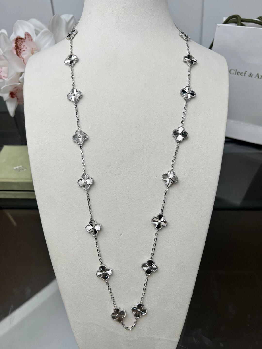 [Lora]CLOVER 20 MOTIFS  LASER SILVER