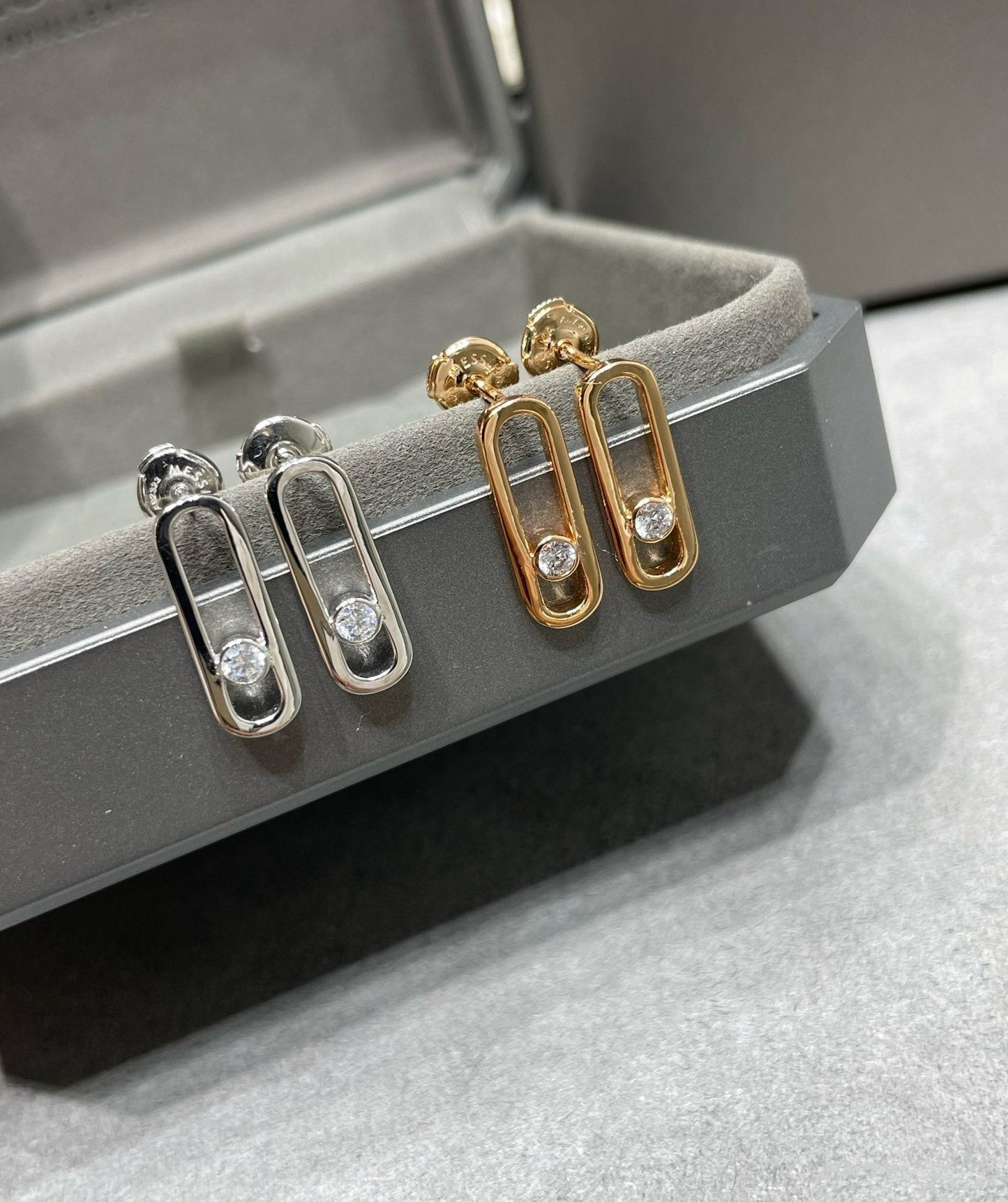 [LORA] MOVE UNO SMALL 1 DIAMOND EARRINGS