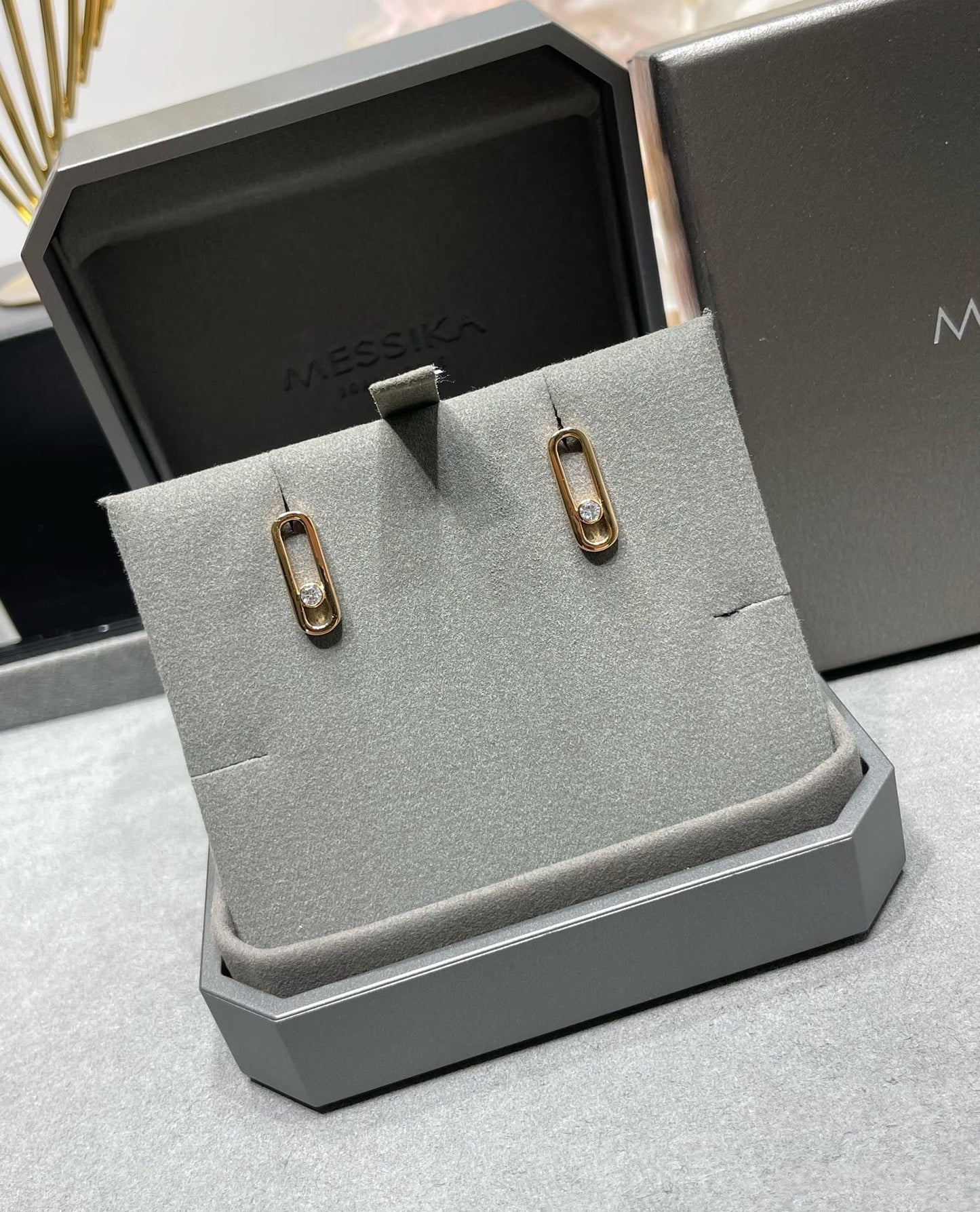 [LORA] MOVE UNO SMALL 1 DIAMOND EARRINGS