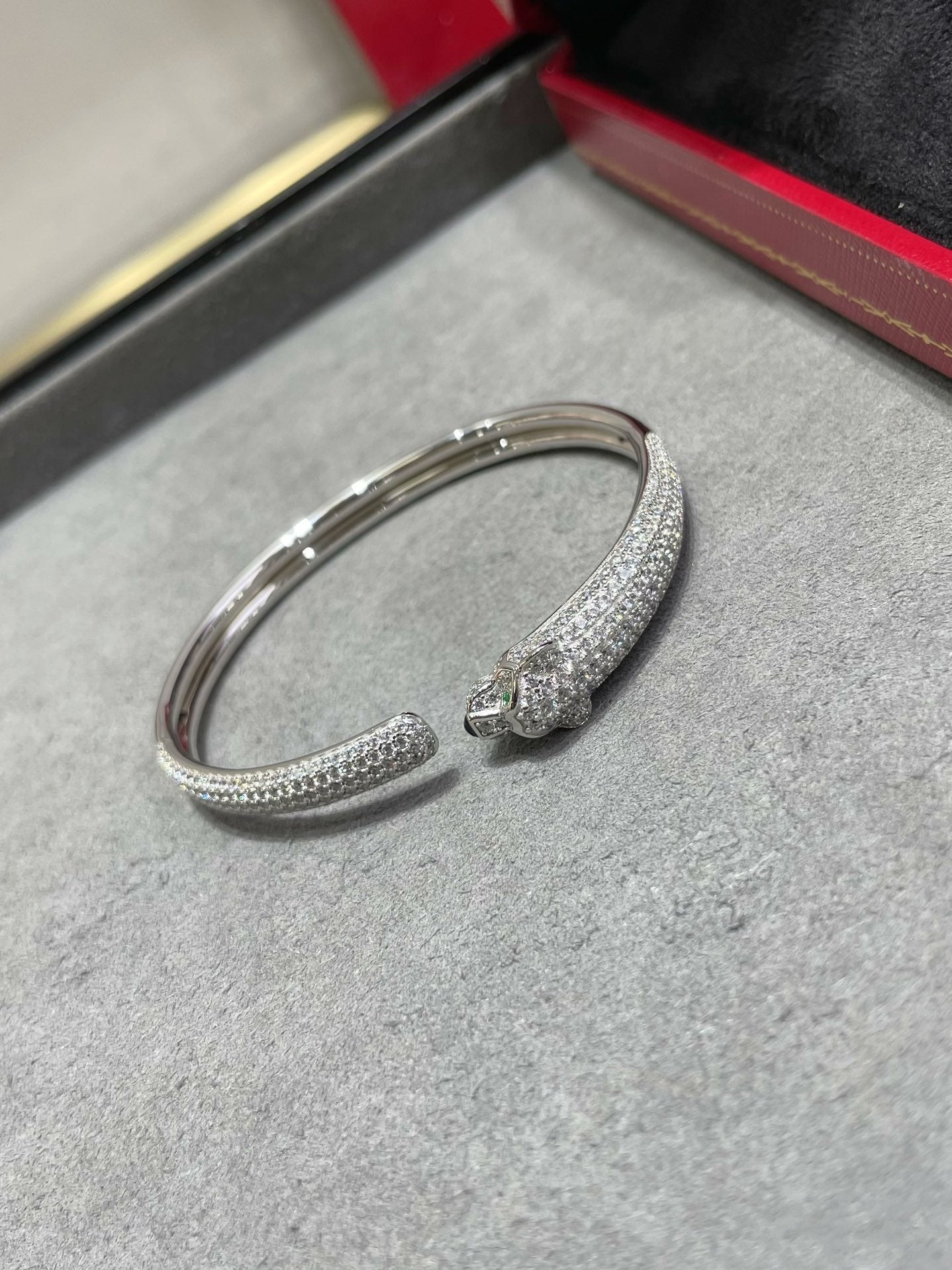 [LORA]PANTHERE FULL DIAMOND OPEN BRACELET