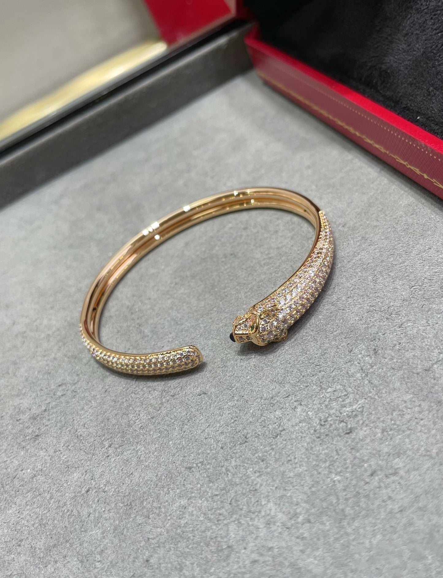 [LORA]PANTHERE FULL DIAMOND OPEN BRACELET
