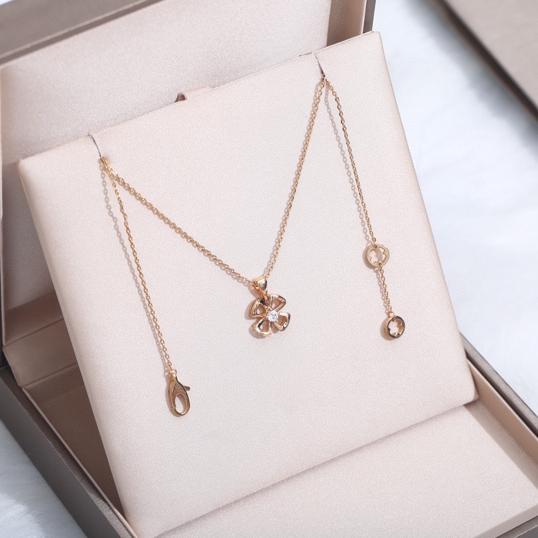 [LORA]FIOREVER NECKLACE DIAMOND CENTER